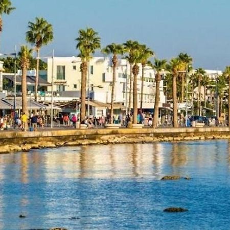 Poseidon 51 - Beachfront Two Bedroom Apartment Paphos Exterior photo