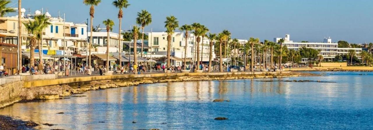 Poseidon 51 - Beachfront Two Bedroom Apartment Paphos Exterior photo